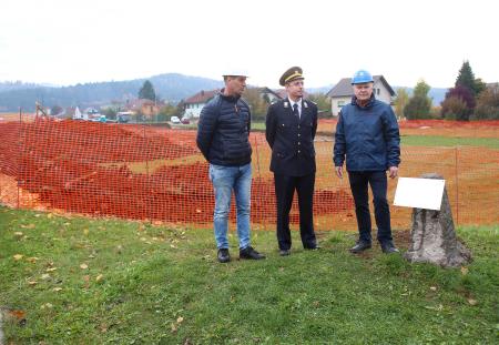 TEMELJNI KAMEN DOMA ZAŠČITE IN REŠEVANJA Z MEDGENERACIJSKIM CENTROM RAKEK 33 FOTO LJUBO VUKELIČ